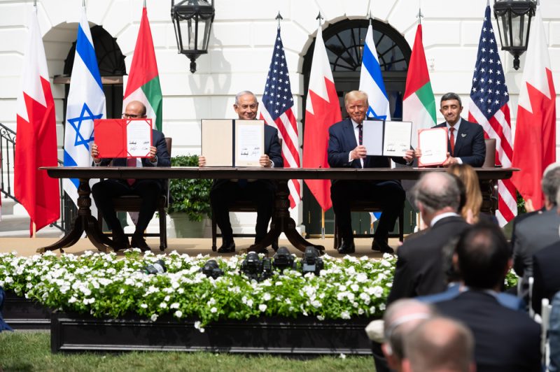 Dobbiamo essere felici, ma non ciechi