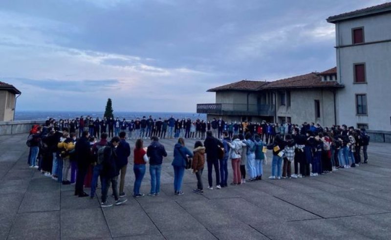 Una scuola che lascia indietro o una scuola che accoglie? cover image