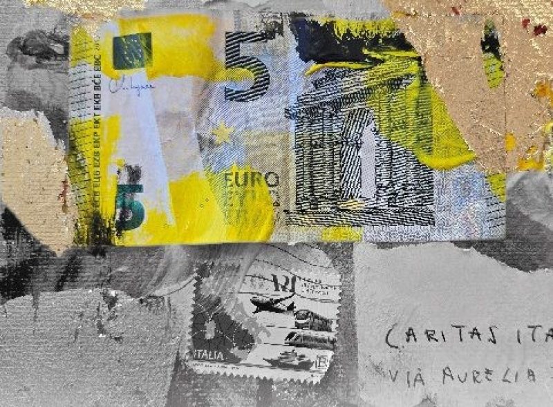 Fuori campo, ma al centro della nostra coscienza cover image