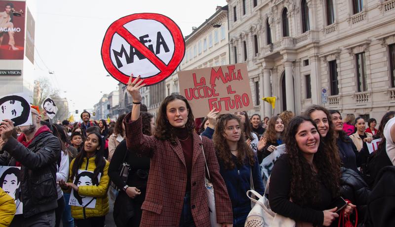 Sfida alla mafia, è tempo di schierarsi cover image