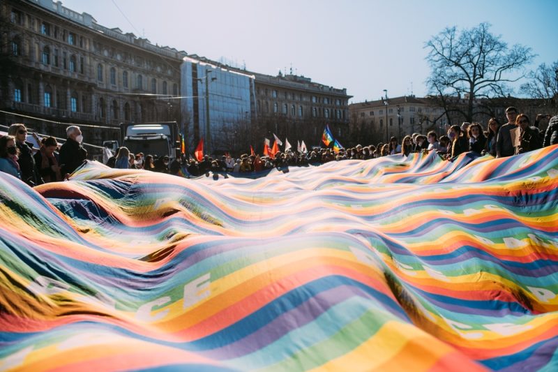 Ponti in dialogo con l’umanità ferita