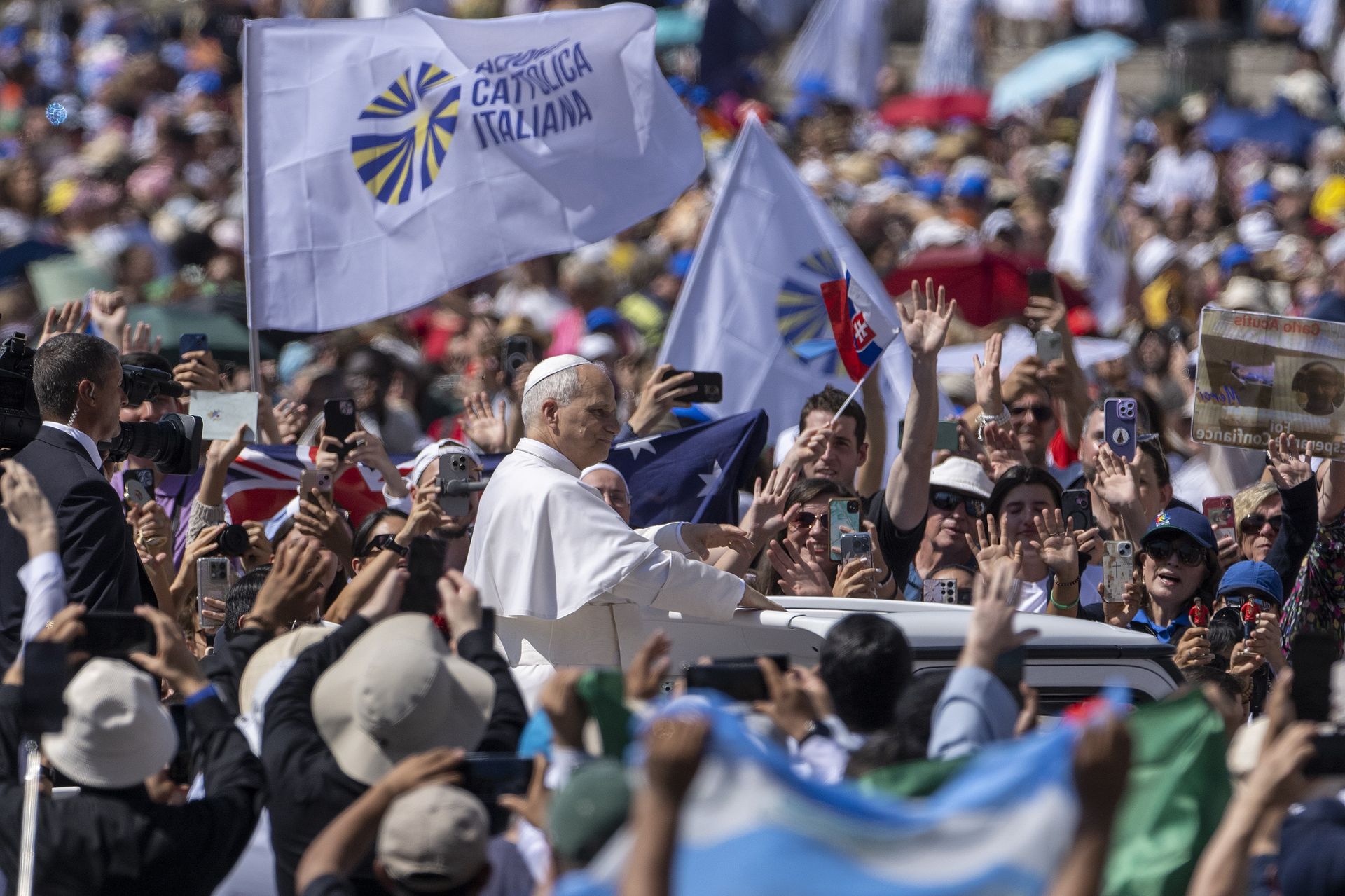 Con papa Leone XIV, in preghiera per la pace
