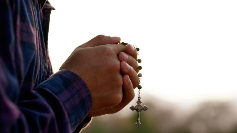 Uniti, preghiamo con il Papa per la pace cover image